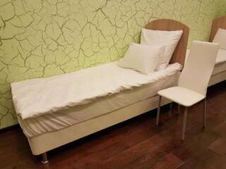 Гостиница Град Москва Кровать в общем номере для женщин с 4 кроватями-8
