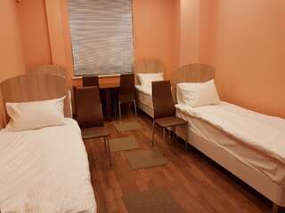 Гостиница Град Москва Кровать в общем номере для мужчин с 4 кроватями-6