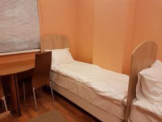 Гостиница Град Москва Кровать в общем номере для мужчин с 4 кроватями-4